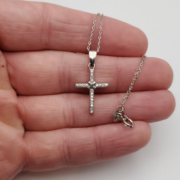 18 Inch 925 Sterling Silver Religious Cross X Cubic Zirconia Necklace - Picture 1 of 6